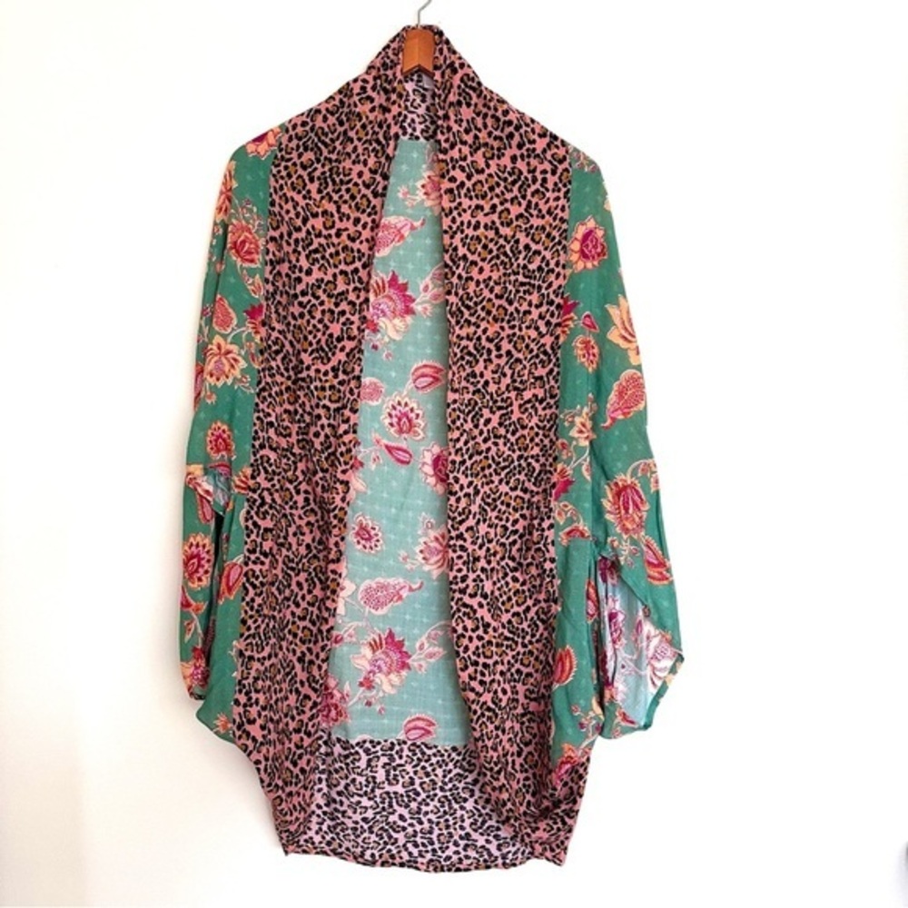 Anthropologie Kachel Vibrant Cheetah Floral Print Kimono One Size